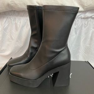 Brand new Therapy black platform boot